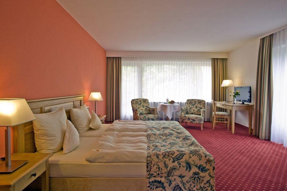 Terra Nova Hotel ไบเออร์สบรอนน์ ภายนอก รูปภาพ